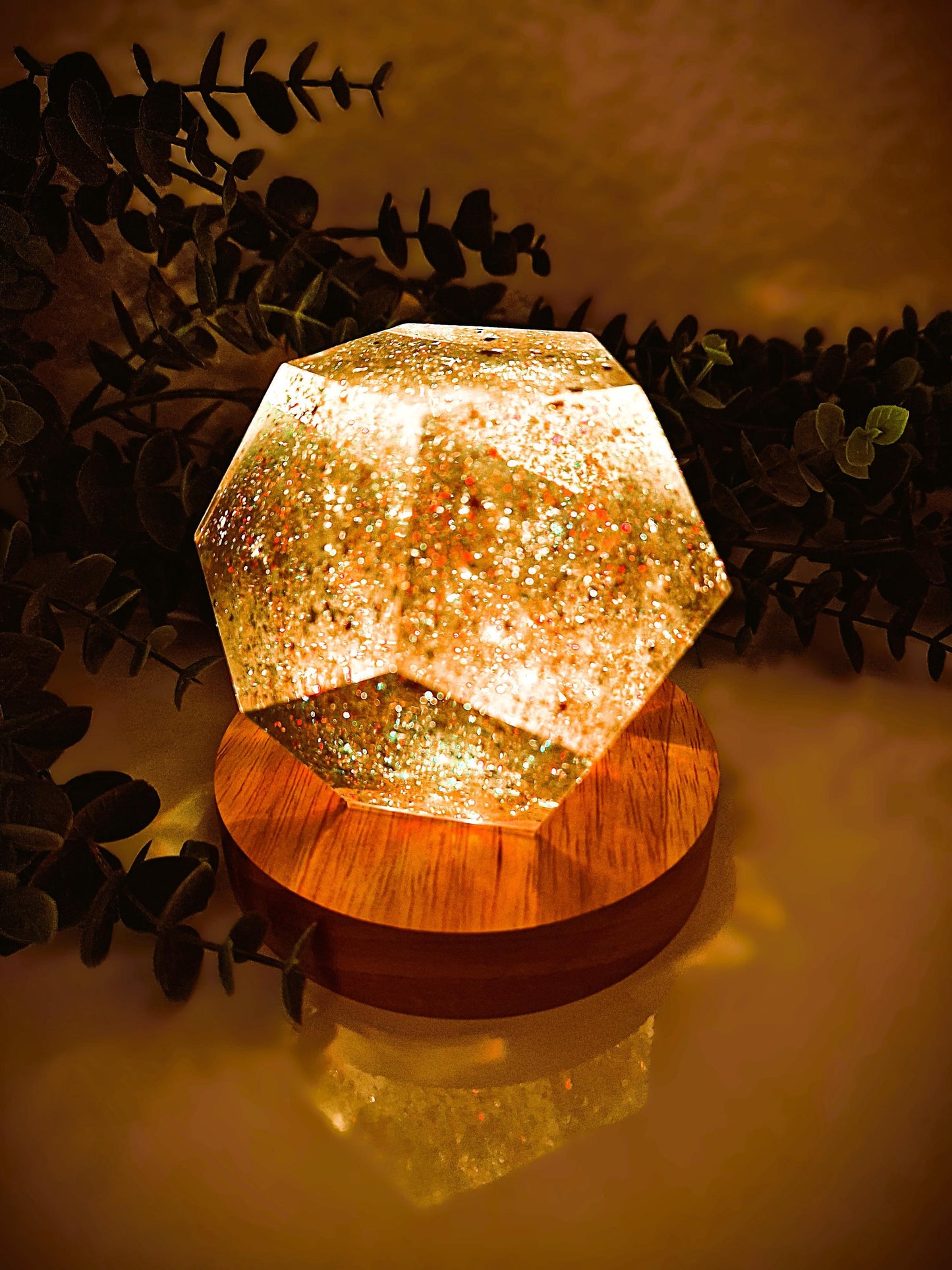 Epoxidharz Dodekaeder Lampe – moderne Tisch- & Nachtlampe aus Resin / Resin Lamp