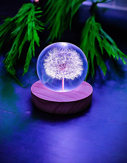 Epoxidharz Lampe mit echter Pusteblume – handgegossen mit Holzsockel