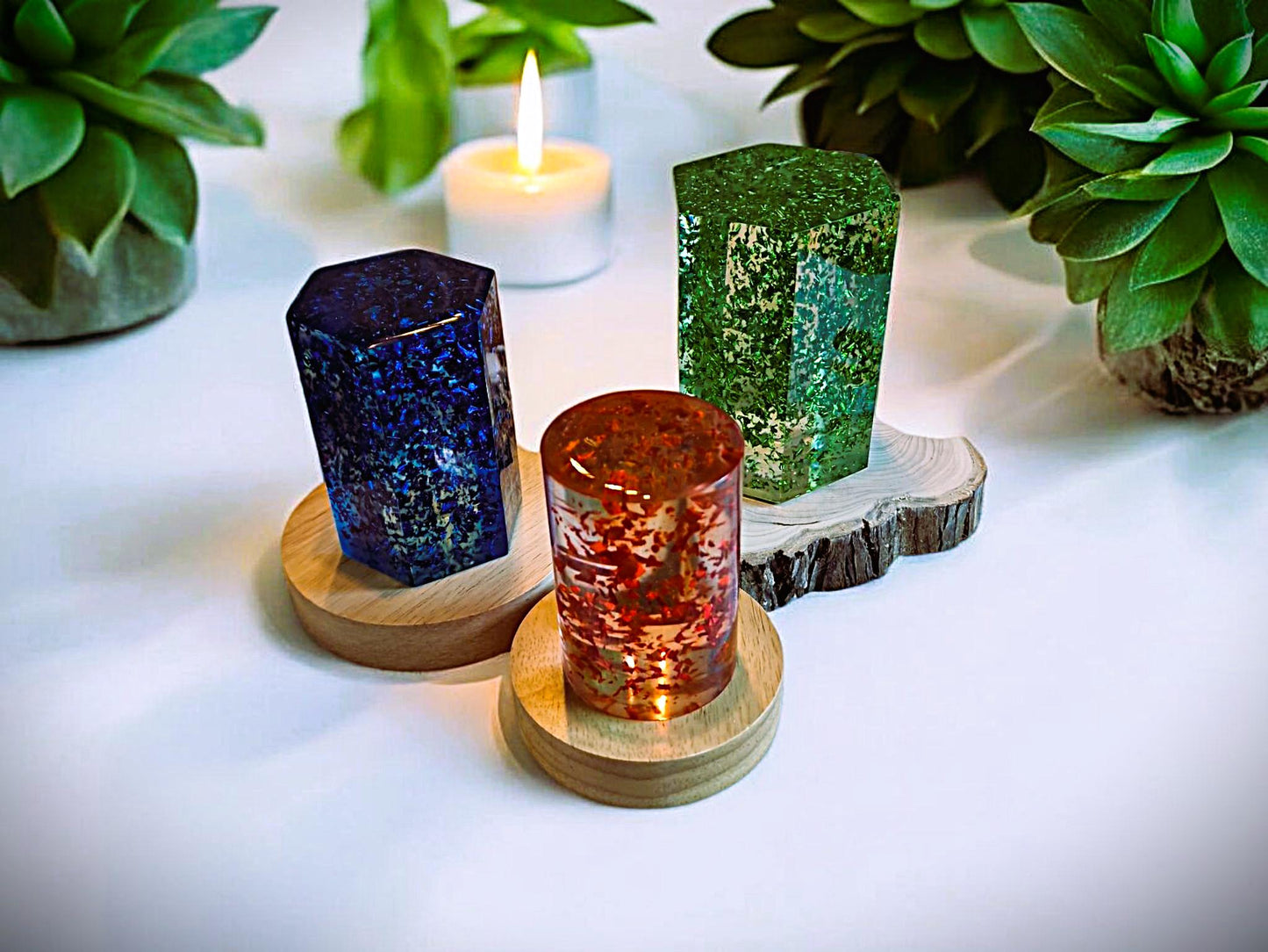 Hexagonal epoxy resin lamp with 24-karat gold – RGB designer light on wood