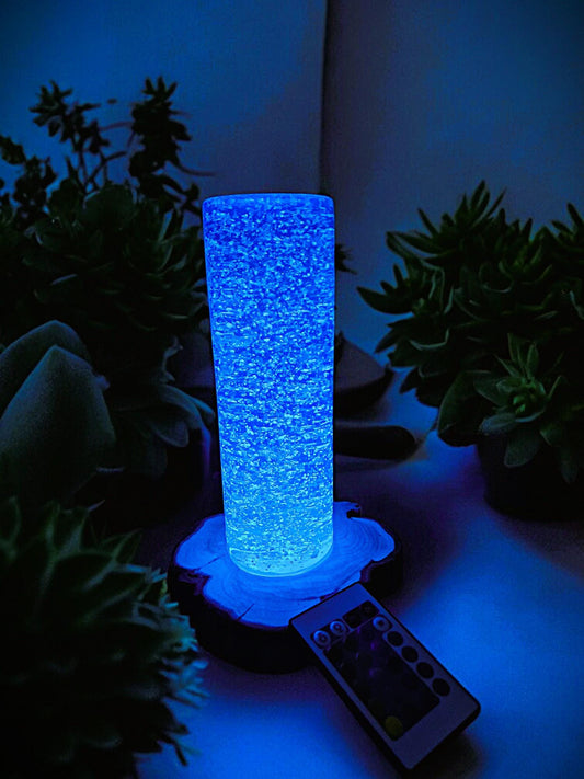 XXL Epoxidharz Lampe mit 24Karat Gold – RGB Designlicht auf Holz