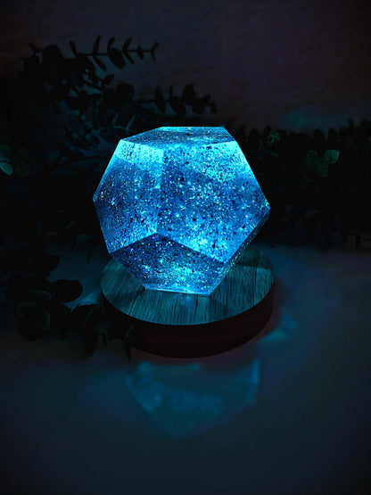 Epoxidharz Dodekaeder Lampe – moderne Tisch- & Nachtlampe aus Resin / Resin Lamp