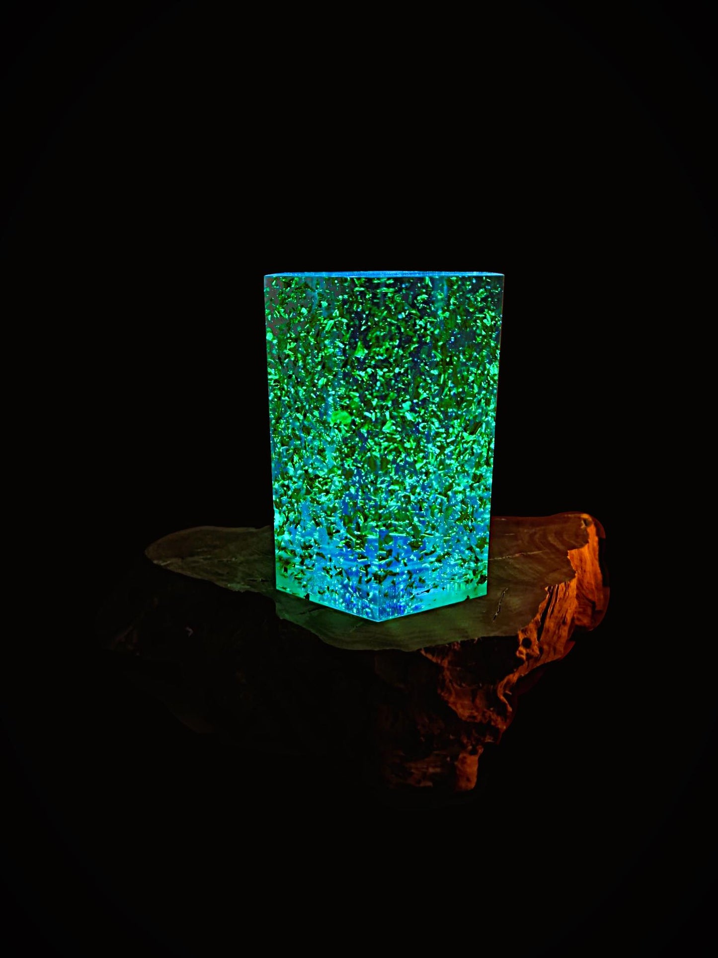 Hexagonal epoxy resin lamp with 24-karat gold – RGB designer light on wood