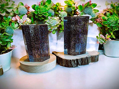 Hexagonal epoxy resin lamp – RGB night light with wooden base | Handmade unique piece